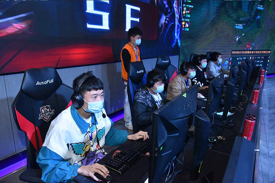 争夺上出现 争夺上出现